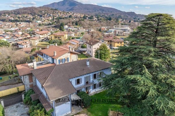 casa indipendente in vendita a Caravate