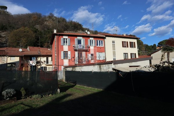 appartamento in vendita a Caravate