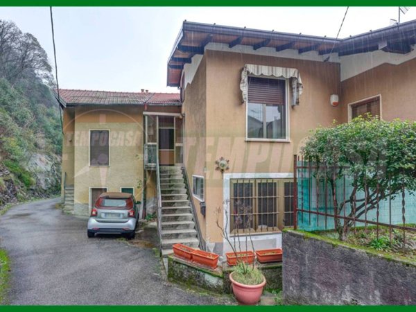 casa indipendente in vendita a Caravate in zona Canton d'Oro