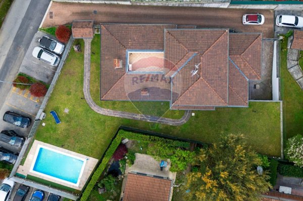 casa indipendente in vendita a Caravate