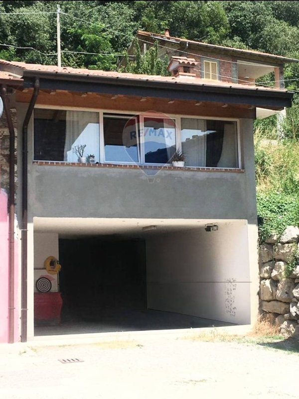casa indipendente in vendita a Caravate in zona Cadè