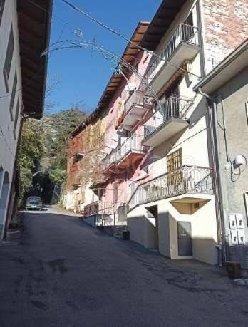 appartamento in vendita a Caravate