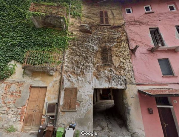 appartamento in vendita a Caravate
