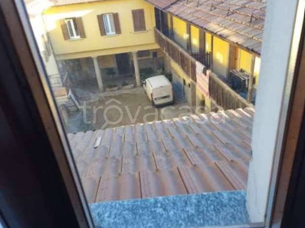 appartamento in vendita a Caravate in zona Fornazze