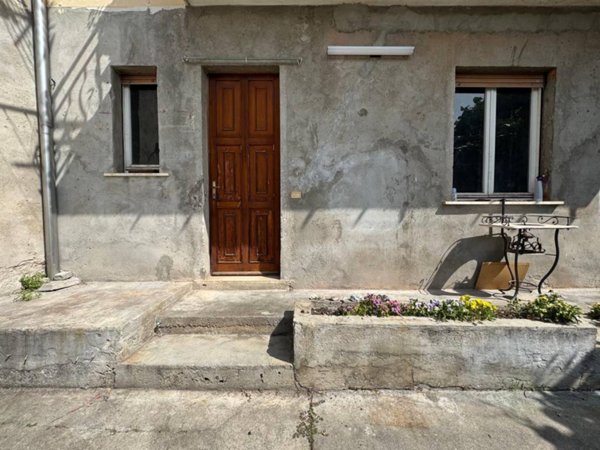 appartamento in vendita a Caravate