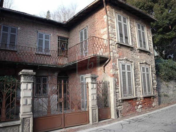 casa indipendente in vendita a Caravate