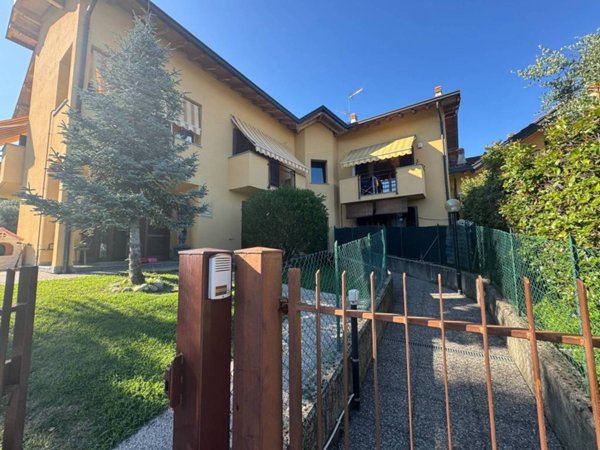 appartamento in vendita a Caravate