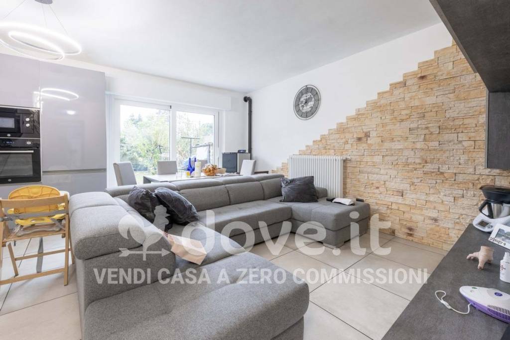 casa indipendente in vendita a Caravate