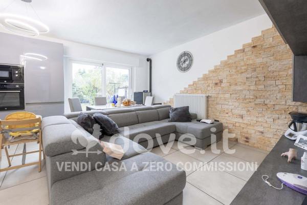 casa indipendente in vendita a Caravate