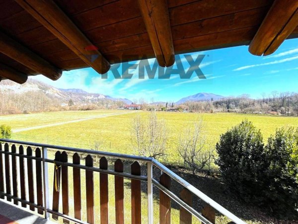 casa indipendente in vendita a Caravate