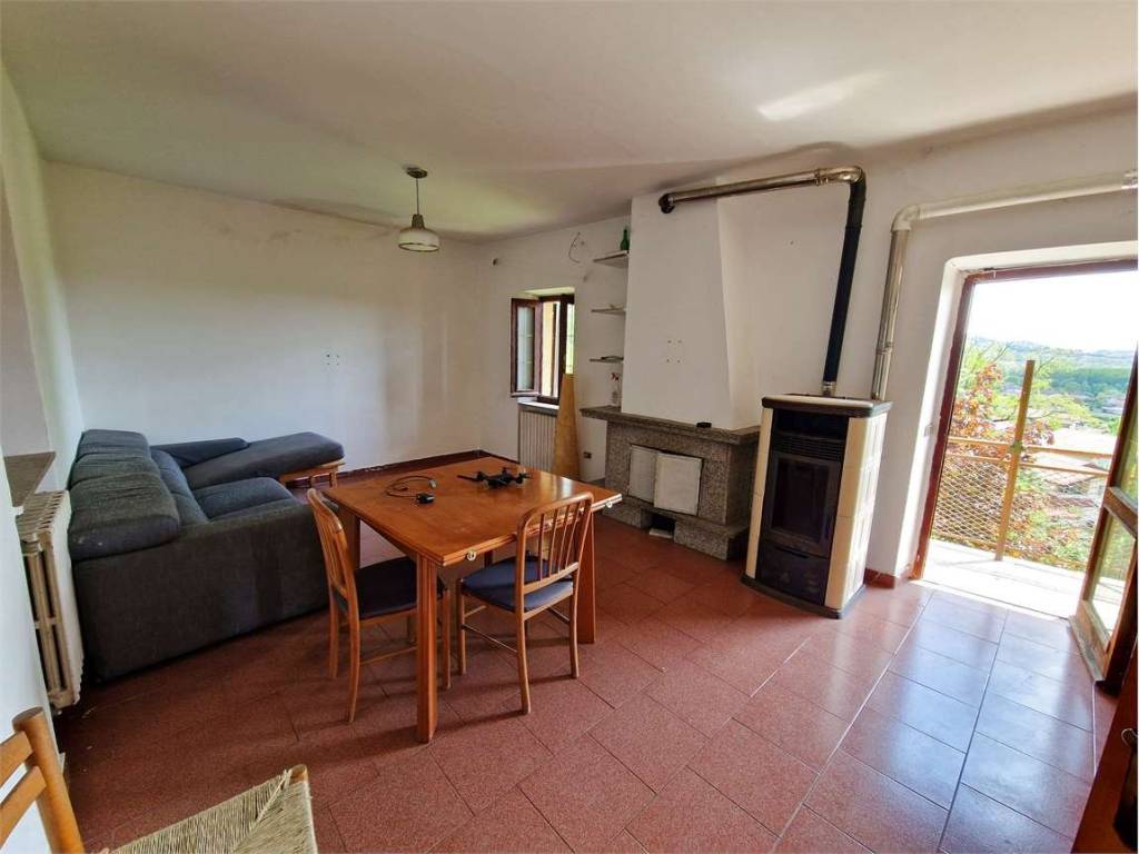 casa indipendente in vendita a Caravate
