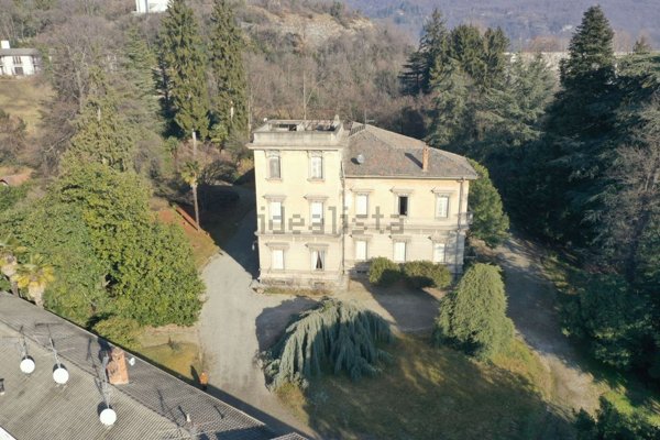 villa in vendita a Caravate in zona Canton Chiedo