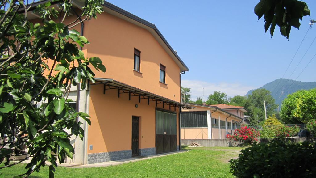 appartamento in vendita a Caravate