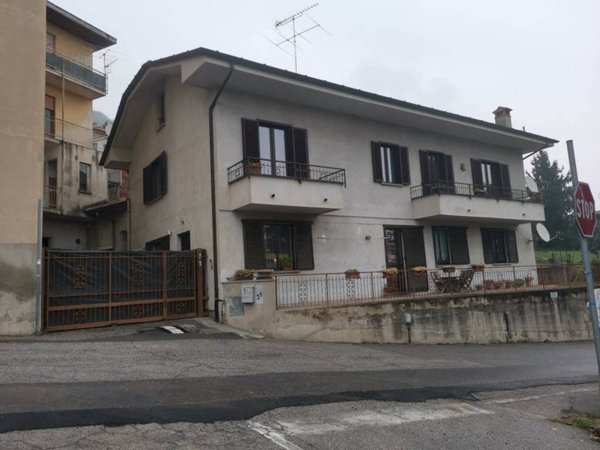 appartamento in vendita a Caravate