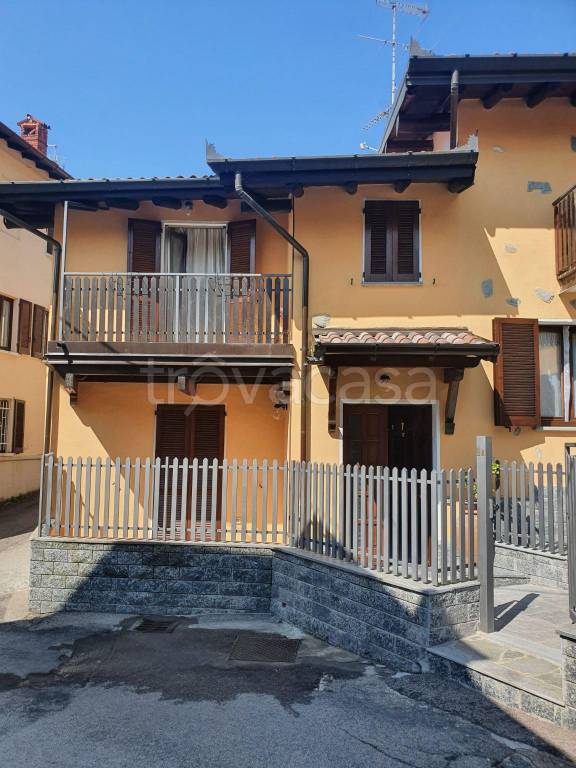 appartamento in vendita a Caravate