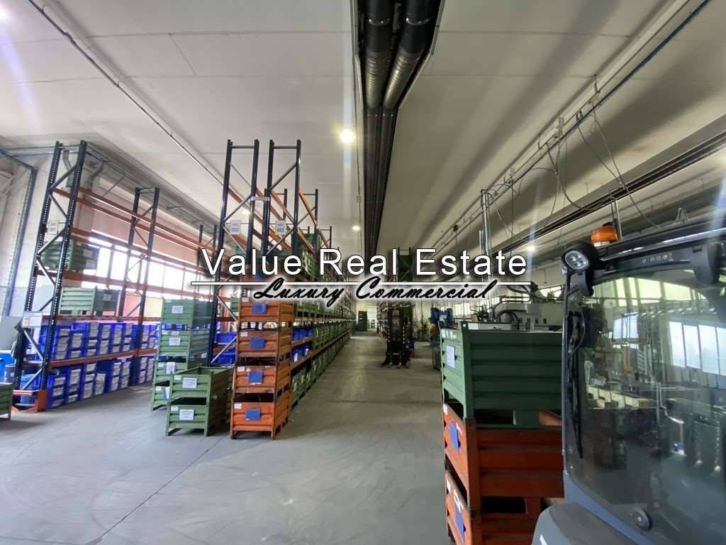 locale commerciale in vendita a Caravate