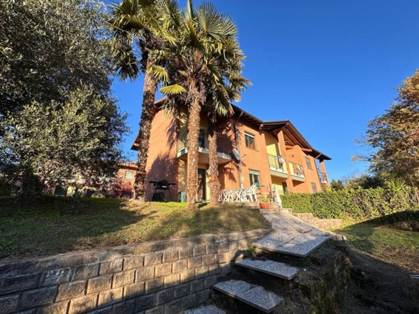 casa indipendente in vendita a Caravate