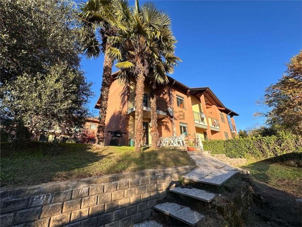 casa indipendente in vendita a Caravate