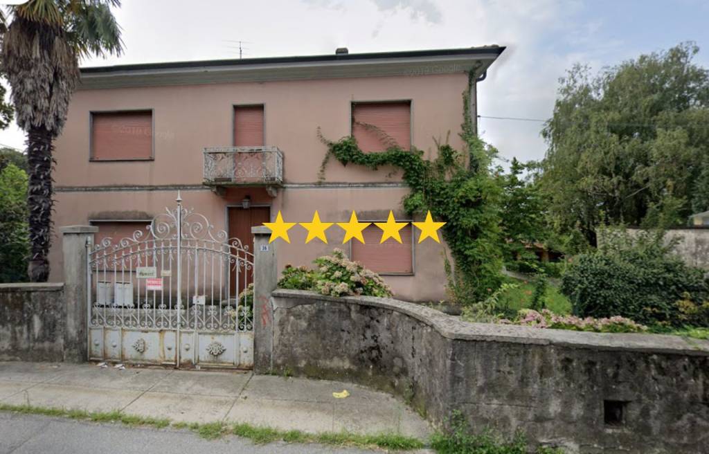 casa indipendente in vendita a Caravate