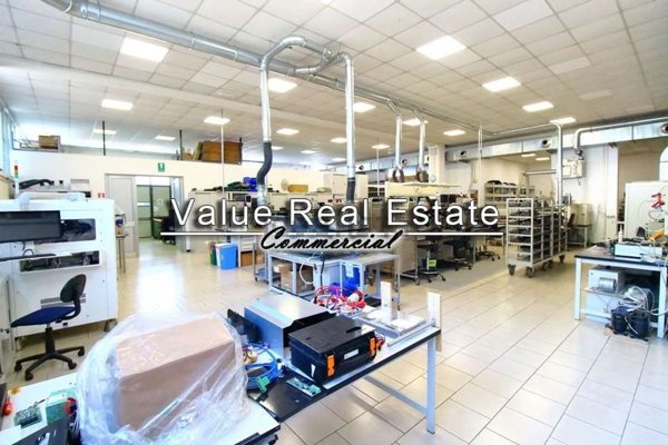 locale di sgombero in vendita a Caravate