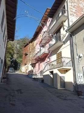 appartamento in vendita a Caravate