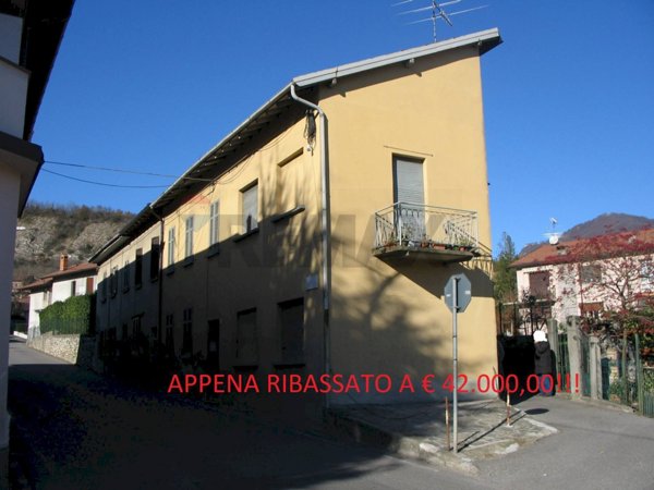 casa semindipendente in vendita a Caravate