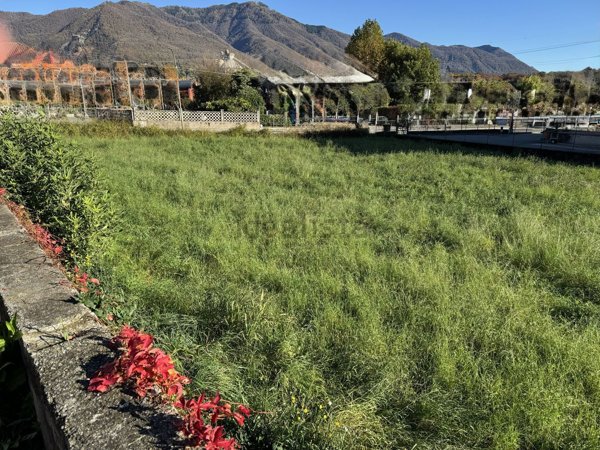 terreno edificabile in vendita a Caravate