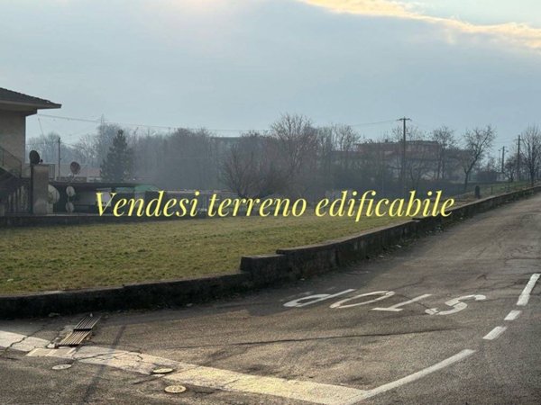 terreno edificabile in vendita a Caravate