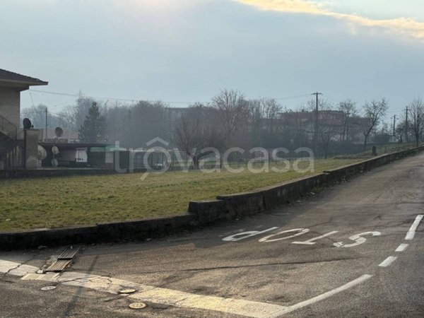 terreno edificabile in vendita a Caravate