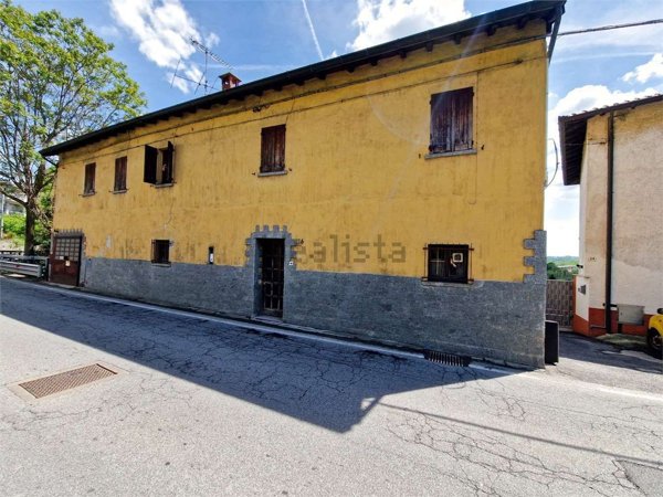 casa indipendente in vendita a Caravate