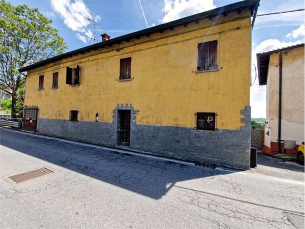 casa indipendente in vendita a Caravate