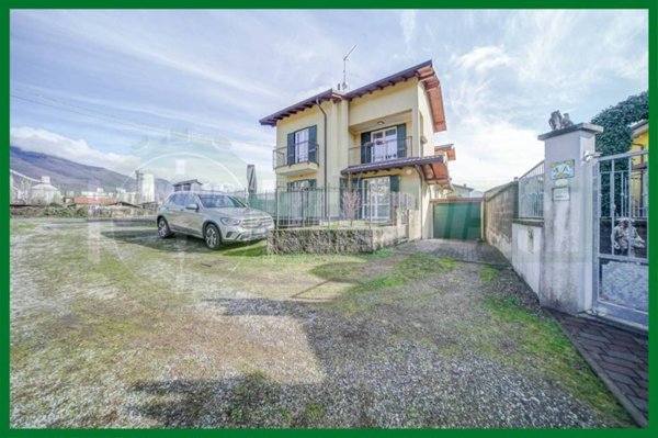 casa indipendente in vendita a Caravate