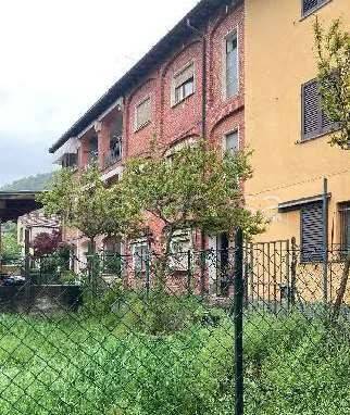 appartamento in vendita a Caravate