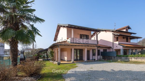 casa semindipendente in vendita a Caravate