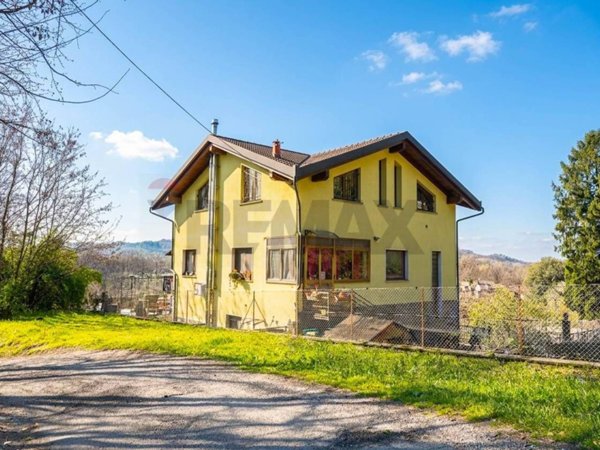 casa indipendente in vendita a Caravate