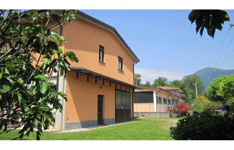 appartamento in vendita a Caravate