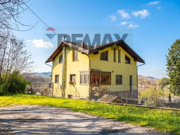 casa indipendente in vendita a Caravate