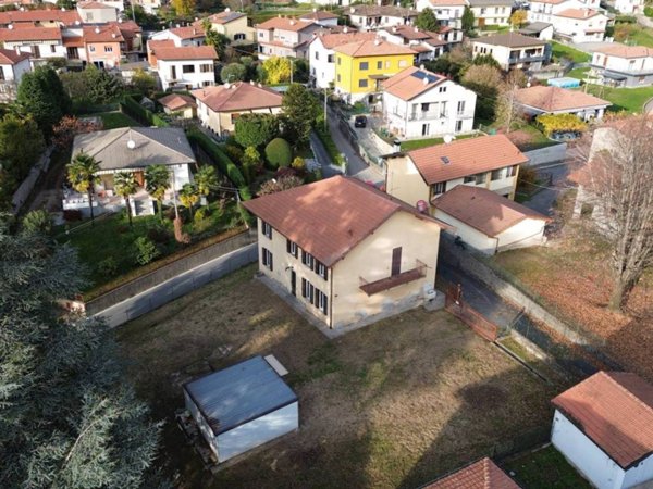 casa indipendente in vendita a Caravate in zona San Clemente