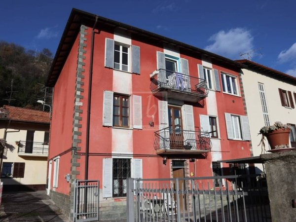 appartamento in vendita a Caravate