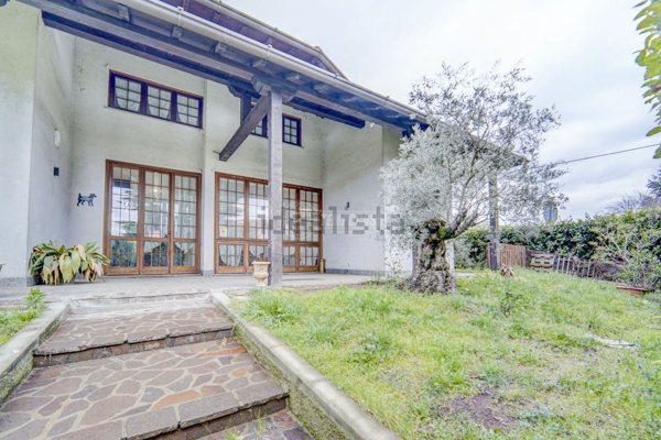 casa indipendente in vendita a Cardano al Campo