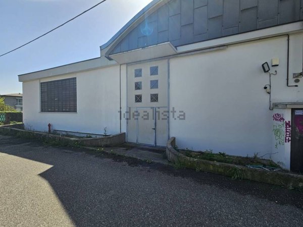 capannone in vendita a Cardano al Campo