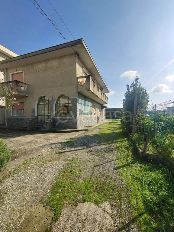 casa indipendente in vendita a Cardano al Campo