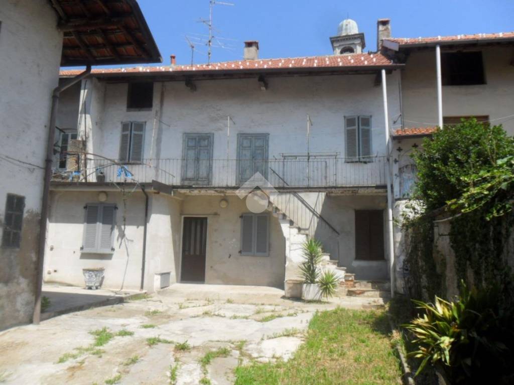 casa indipendente in vendita a Cardano al Campo