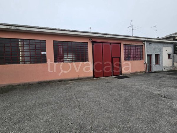 locale commerciale in vendita a Cardano al Campo
