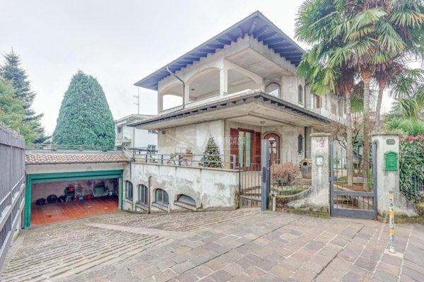 casa indipendente in vendita a Cardano al Campo