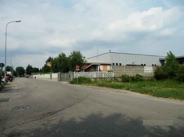 locale commerciale in vendita a Cardano al Campo