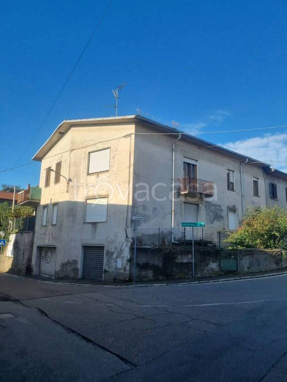 casa indipendente in vendita a Cardano al Campo