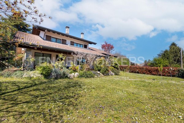 casa indipendente in vendita a Cardano al Campo