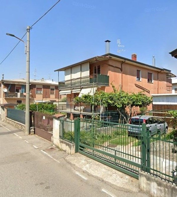 casa indipendente in vendita a Cardano al Campo