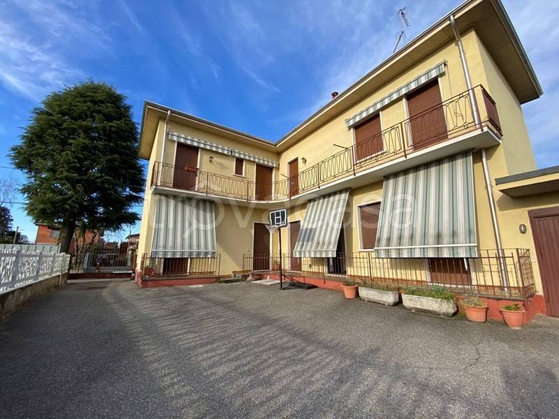 casa indipendente in vendita a Cardano al Campo